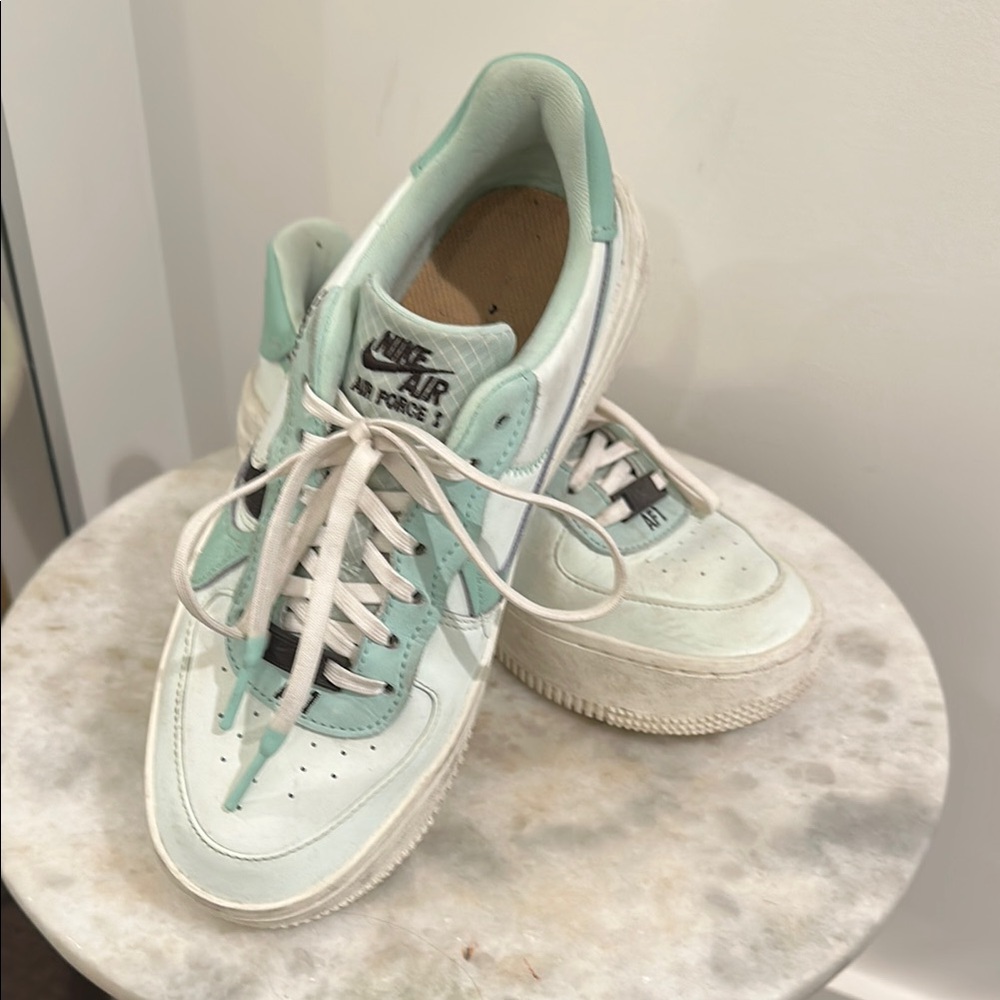Nike Sneakers in Light Green and White